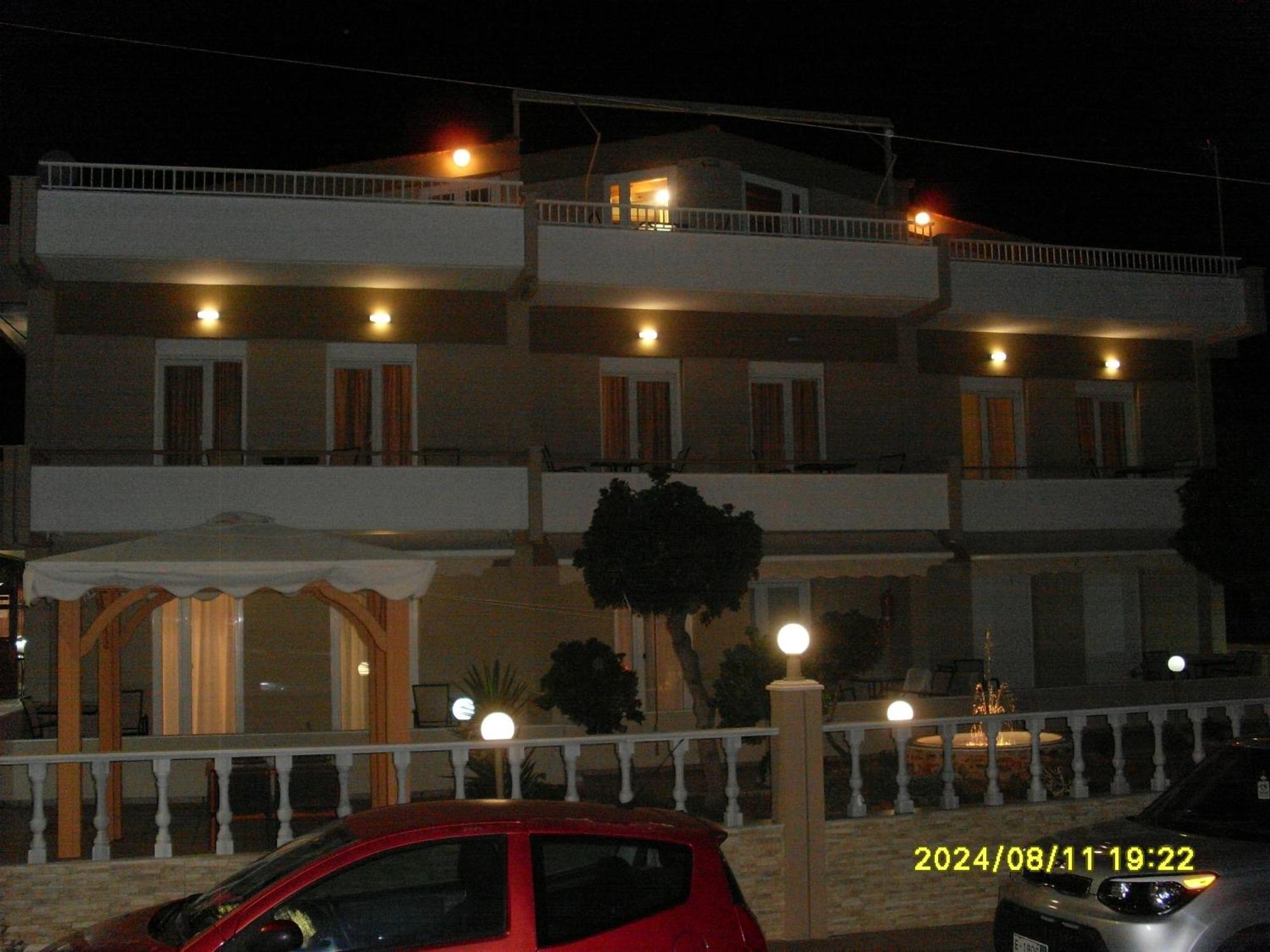 Angela Studios Karfás Exterior foto
